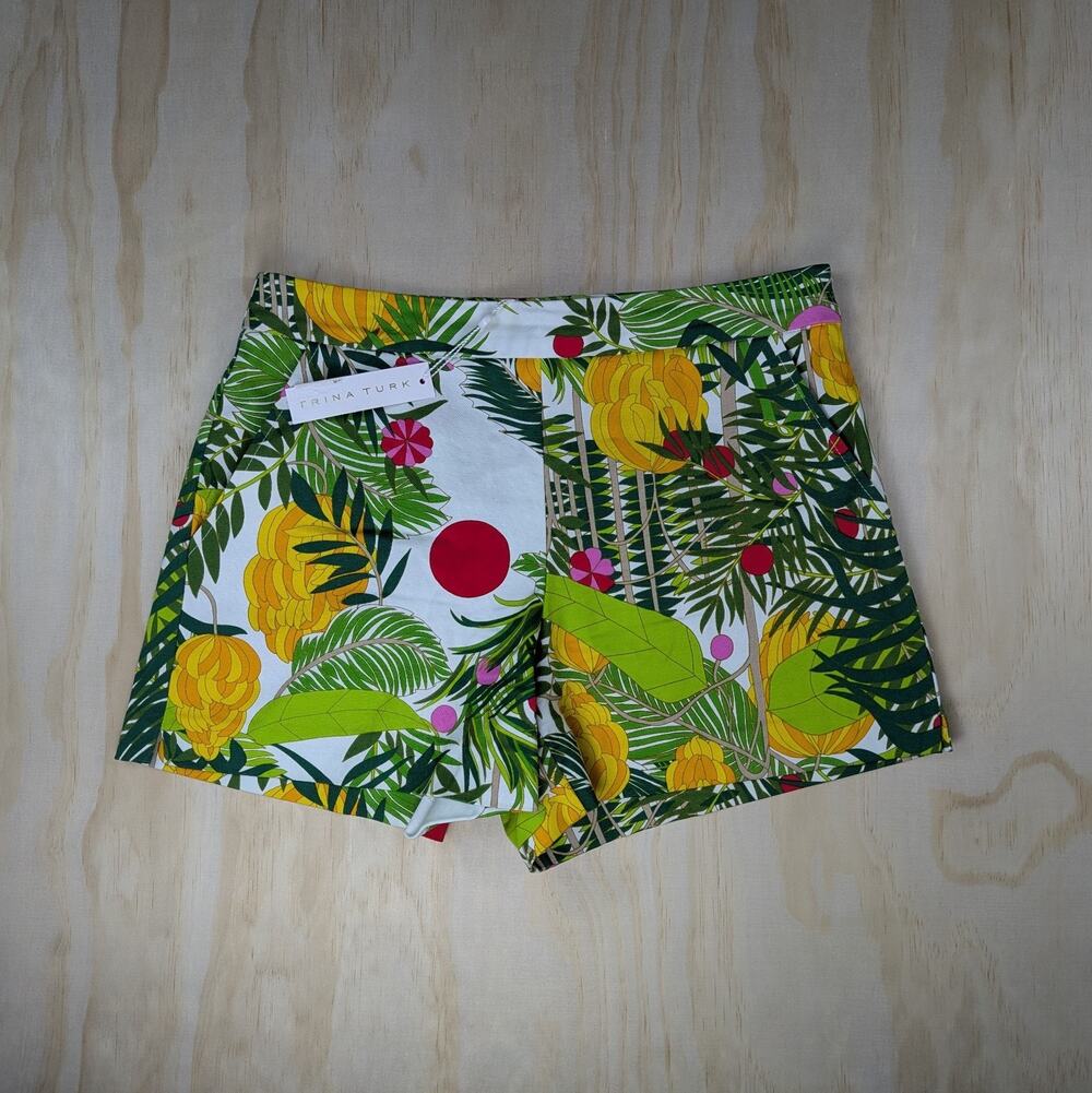 Trina Turk Women's 6 Tailored Shorts NWT Tropical Palm Banana Print Cotton Multi